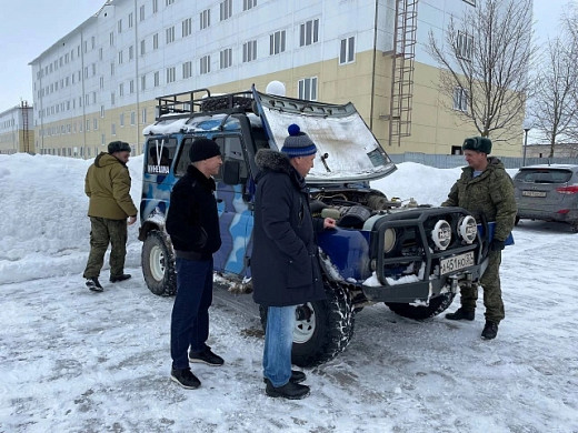 Ветераны-десантники из Кинешмы передали в 98-ю дивизию УАЗ